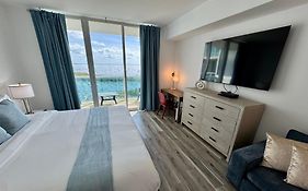 Balcony Ocean View ! Wifi - Pool - Gym - Parking